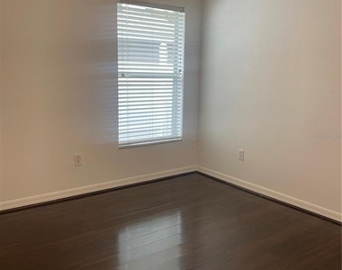 5418 Frederick Lake Drive - Photo Thumbnail 6