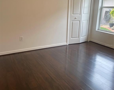 5418 Frederick Lake Drive - Photo Thumbnail 4
