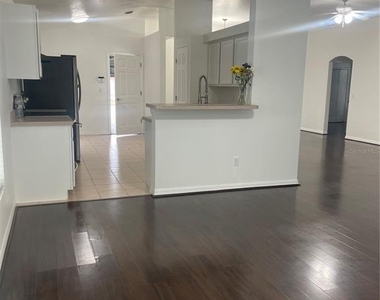 5418 Frederick Lake Drive - Photo Thumbnail 14