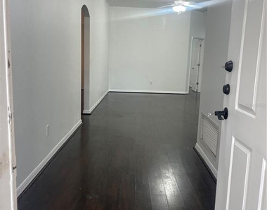 5418 Frederick Lake Drive - Photo Thumbnail 2