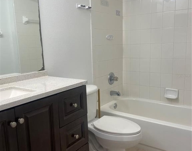 5418 Frederick Lake Drive - Photo Thumbnail 5
