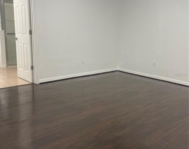 5418 Frederick Lake Drive - Photo Thumbnail 8