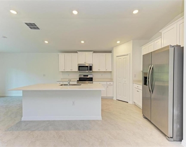 1207 Sheehan Boulevard - Photo Thumbnail 5