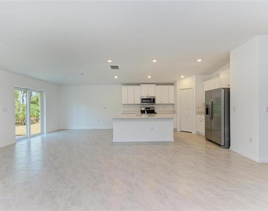 1207 Sheehan Boulevard - Photo Thumbnail 4