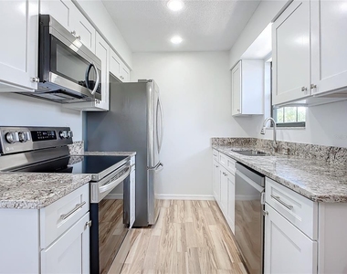 840 Center Avenue - Photo Thumbnail 7