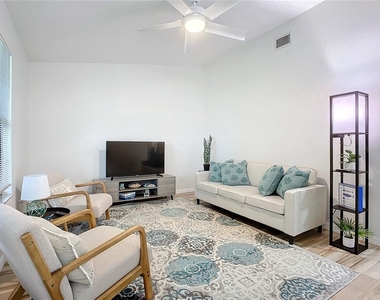 840 Center Avenue - Photo Thumbnail 1