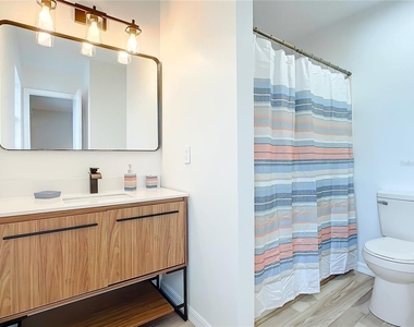 840 Center Avenue - Photo Thumbnail 16