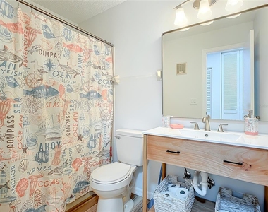 840 Center Avenue - Photo Thumbnail 21