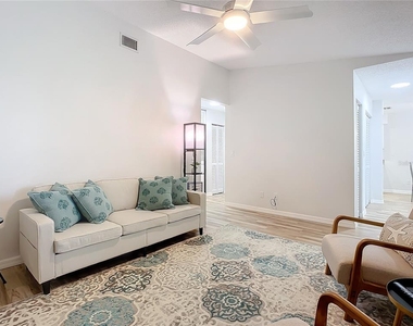 840 Center Avenue - Photo Thumbnail 4