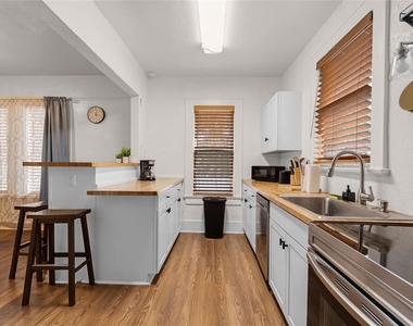 728 Johnson Avenue - Photo Thumbnail 8