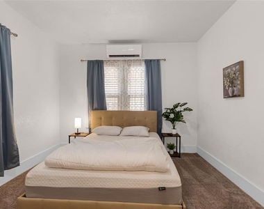 728 Johnson Avenue - Photo Thumbnail 14