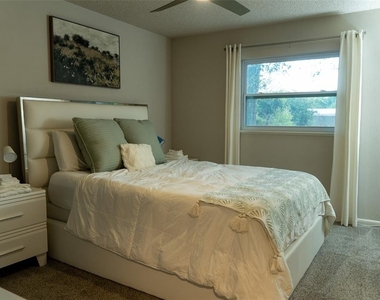8221 Sw 13th Road - Photo Thumbnail 6