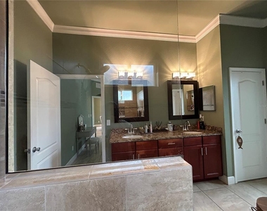 11788 Sw 30th Avenue - Photo Thumbnail 10