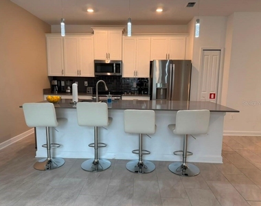 1172 Kingsbarn Street - Photo Thumbnail 5