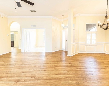 12104 Se 178th Street - Photo Thumbnail 5