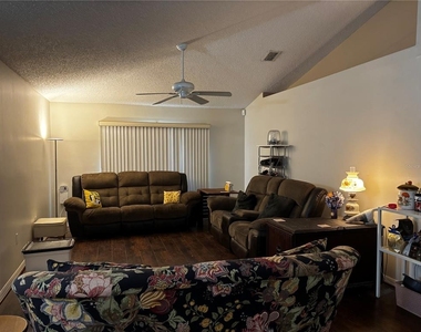 8 Botany Lane - Photo Thumbnail 3