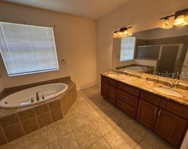 25 Ebb Drive - Photo Thumbnail 11