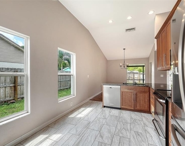 4910 6th Avenue E - Photo Thumbnail 15
