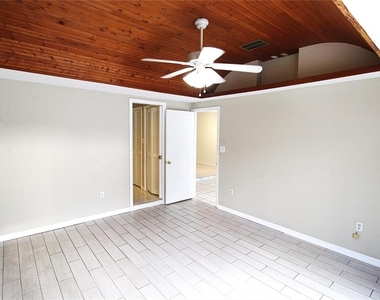 2516 E Milmar Drive - Photo Thumbnail 6