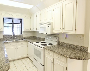 2516 E Milmar Drive - Photo Thumbnail 3