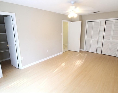 2516 E Milmar Drive - Photo Thumbnail 9