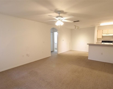 8905 Manor Loop - Photo Thumbnail 2