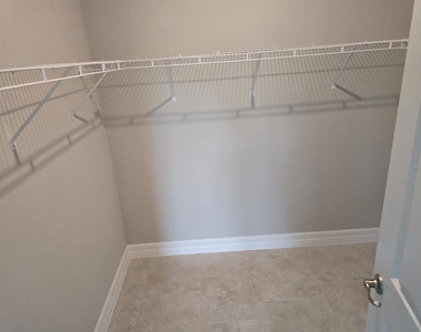 2857 Shady Avenue - Photo Thumbnail 12