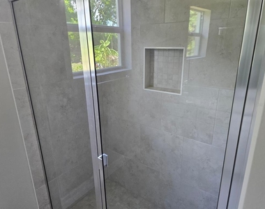2857 Shady Avenue - Photo Thumbnail 6
