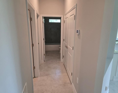 2857 Shady Avenue - Photo Thumbnail 8