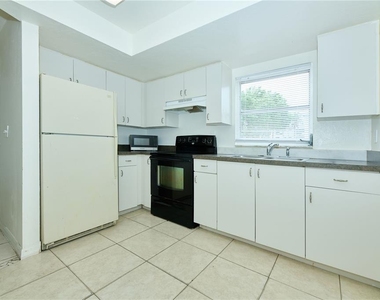 2308 60th Avenue W - Photo Thumbnail 6