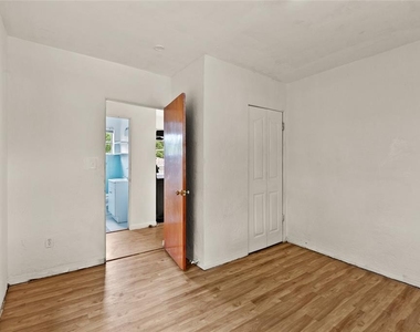 4222 18th Street N - Photo Thumbnail 6