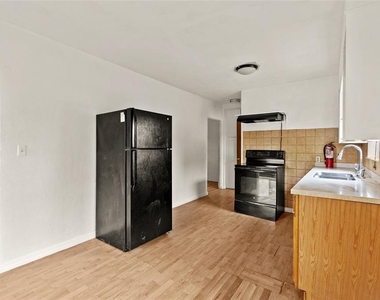 4222 18th Street N - Photo Thumbnail 4