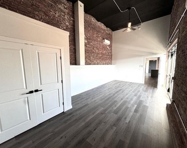 810 Monocacy Street - Photo Thumbnail 2