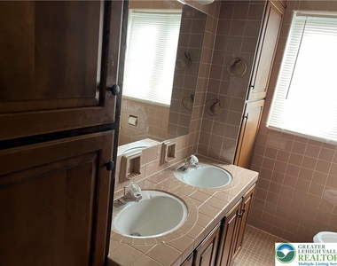 132 Broad Street - Photo Thumbnail 1
