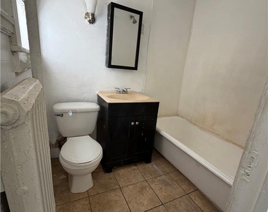 218 S 15th Street - Photo Thumbnail 4