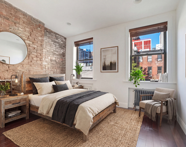 272 West 22nd Street - Photo Thumbnail 1
