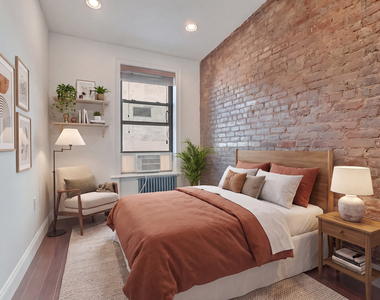 272 West 22nd Street - Photo Thumbnail 2