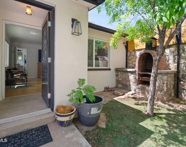 2532 Altura Avenue - Photo Thumbnail 2