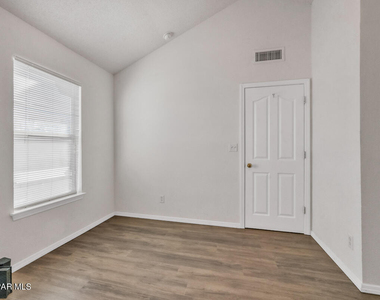 816 Dakota River Avenue - Photo Thumbnail 21