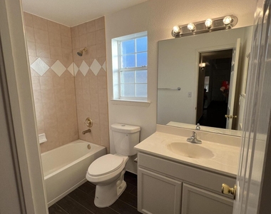 7115 Oval Rock Drive - Photo Thumbnail 17