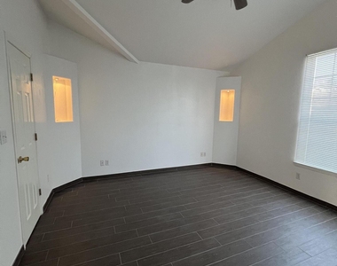 7115 Oval Rock Drive - Photo Thumbnail 18