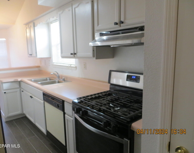 7115 Oval Rock Drive - Photo Thumbnail 7