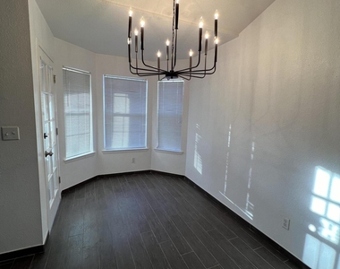 7115 Oval Rock Drive - Photo Thumbnail 5