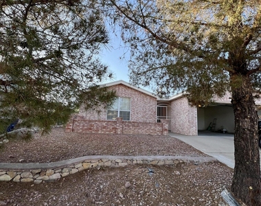 7115 Oval Rock Drive - Photo Thumbnail 2