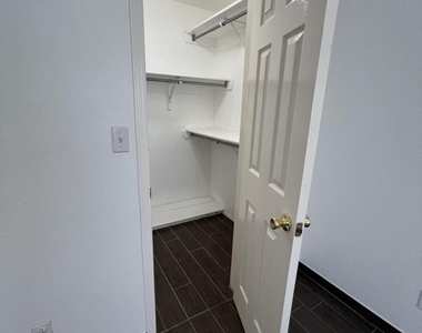 7115 Oval Rock Drive - Photo Thumbnail 14