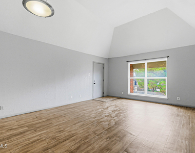 4433 N Stanton Street - Photo Thumbnail 45