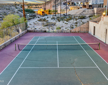 4433 N Stanton Street - Photo Thumbnail 1