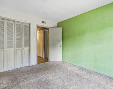 4433 N Stanton Street - Photo Thumbnail 36