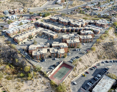 4433 N Stanton Street - Photo Thumbnail 5