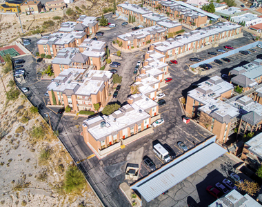 4433 N Stanton Street - Photo Thumbnail 7